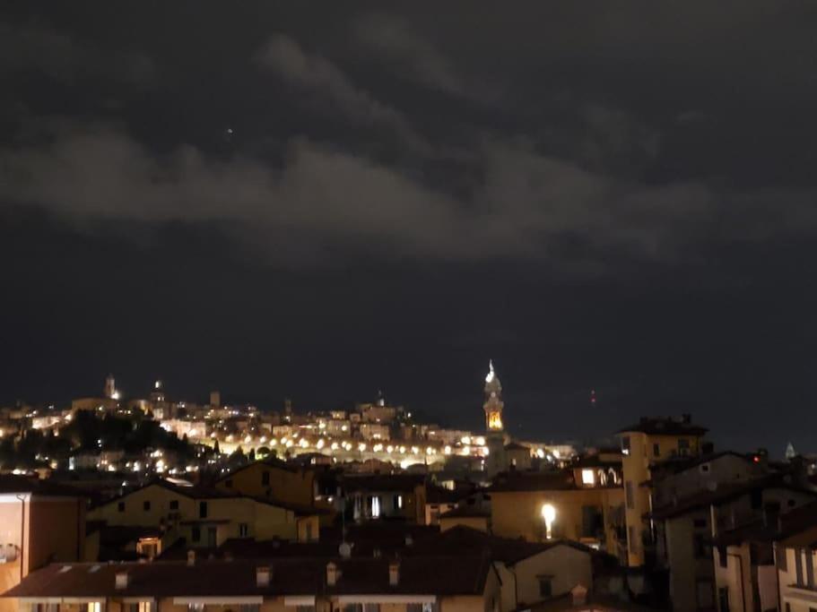 "La Me Ca" Intero Appartamento In Centro Con Vista Sui Colli Bérgamo Exterior foto